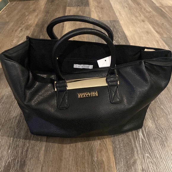 Black Kenneth Cole reaction purse - Picture 4 of 4